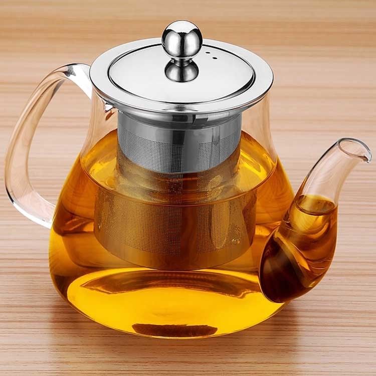Специальный стеклянный чайник и чайник с чашками для кофе