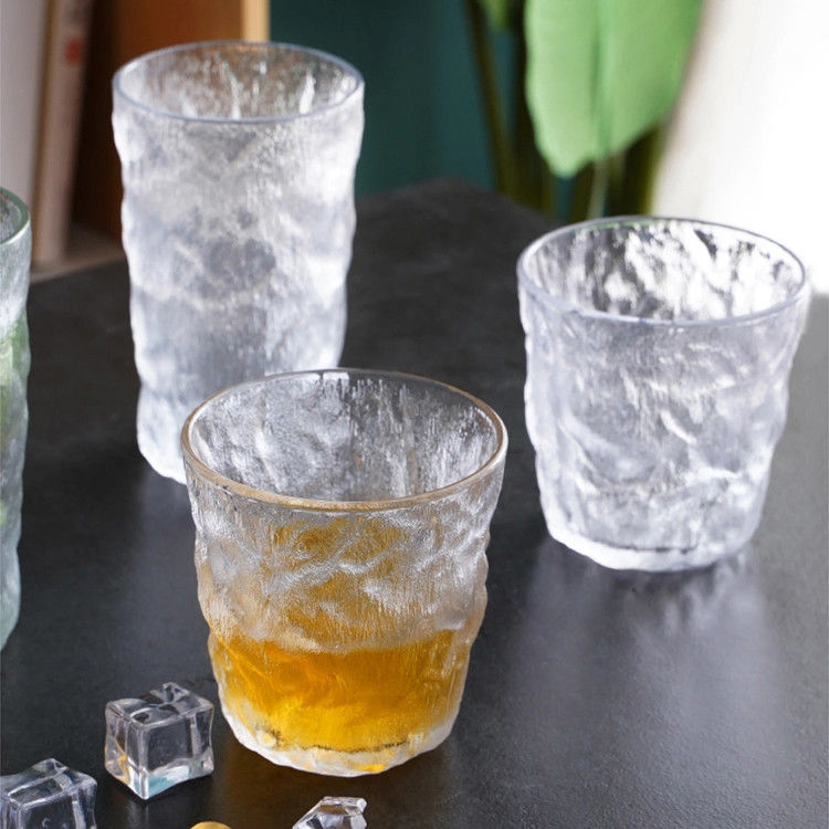 Бесплатный образец Ледниковый укладка Вино стекло Tumbler Frosted Розовый цвет Виски стеклянный стакан