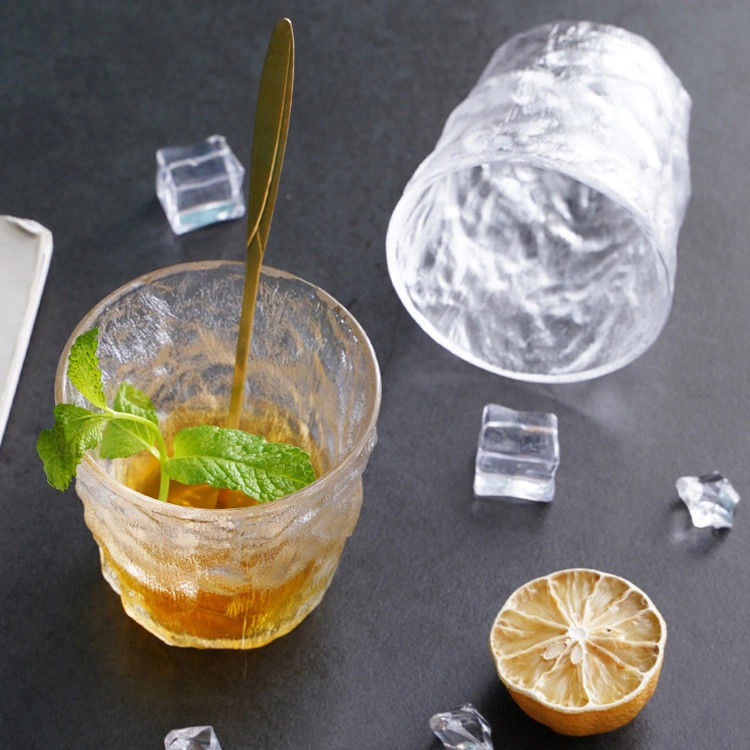 Бесплатный образец Ледниковый укладка Вино стекло Tumbler Frosted Розовый цвет Виски стеклянный стакан